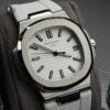 Реплика часов Patek Philippe Nautilus 5711/1A-011, на белом ремешке — фото товара LuxuryWatch