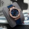 Реплика часов Hublot Classic Fusion 581.OX.7180.RX, на синем каучуке — фото товара LuxuryWatch