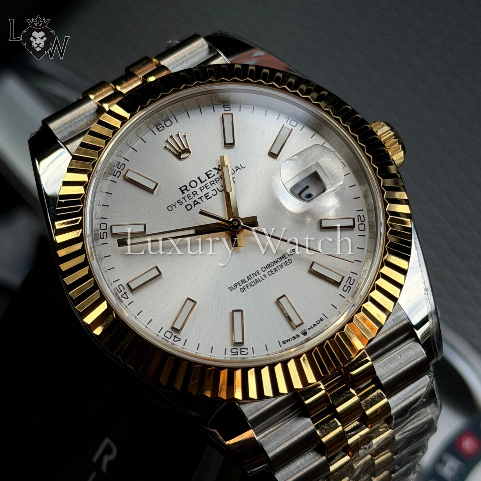 Изображение к статье: Rolex Datejust: Классические Часы для Повседневной Жизни