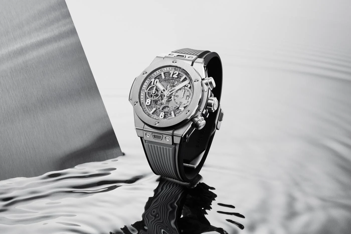 big-bang-unico-essential-grey-42-mm-lifestyle-shot-4