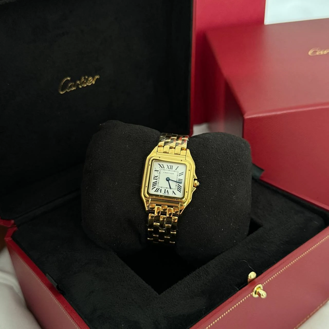 Cartier: Искусство и клонирование в мире швейцарской роскоши. Изображение к статье: Cartier: Искусство и клонирование в мире швейцарской роскоши.