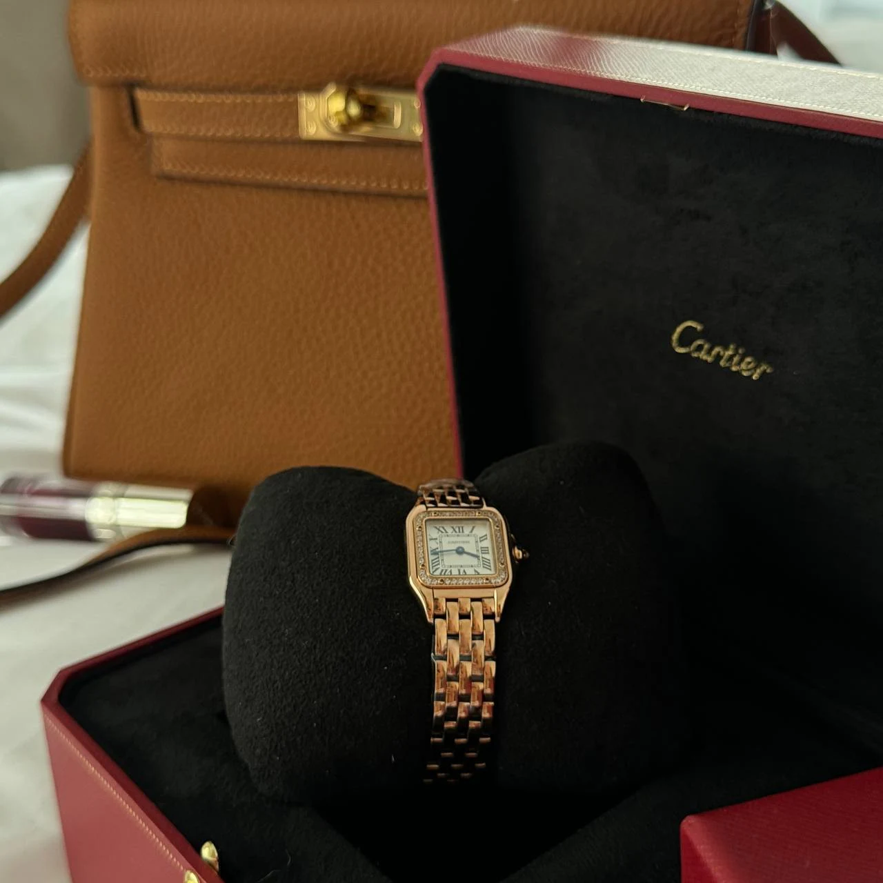 Cartier: Искусство и клонирование в мире швейцарской роскоши. Изображение к статье: Cartier: Искусство и клонирование в мире швейцарской роскоши.