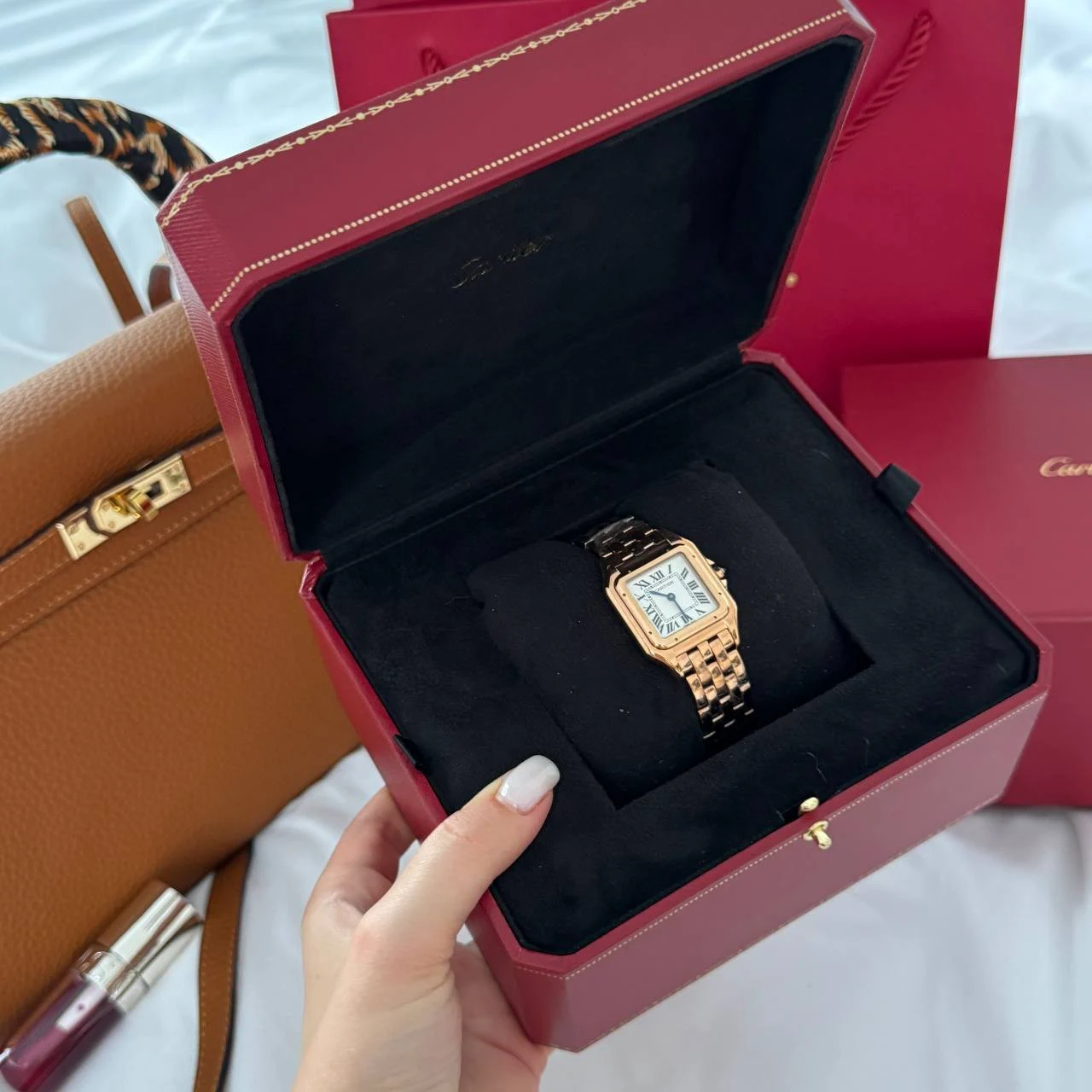 Cartier: Искусство и клонирование в мире швейцарской роскоши. Изображение к статье: Cartier: Искусство и клонирование в мире швейцарской роскоши.