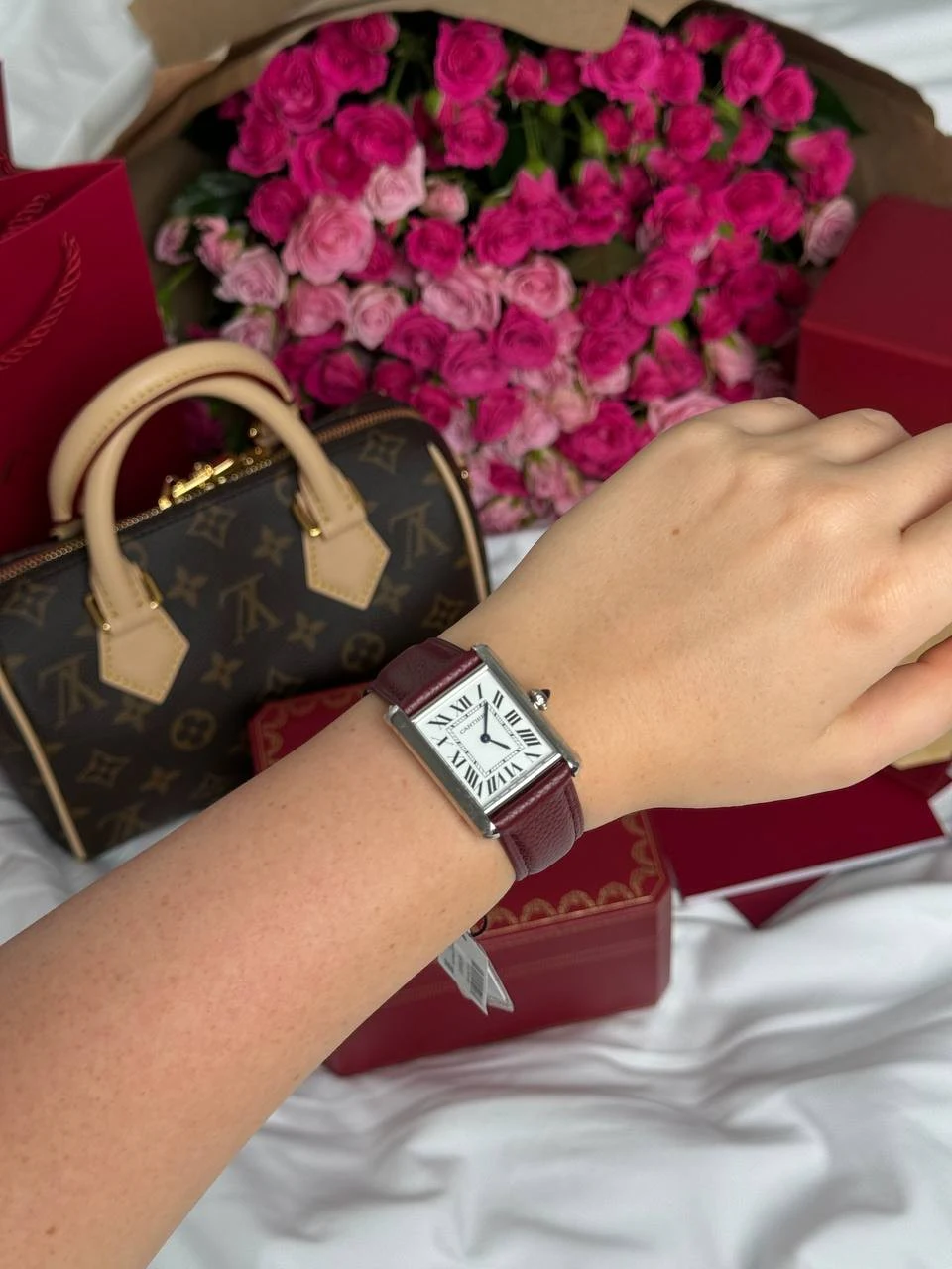 Cartier: Искусство и клонирование в мире швейцарской роскоши. Изображение к статье: Cartier: Искусство и клонирование в мире швейцарской роскоши.