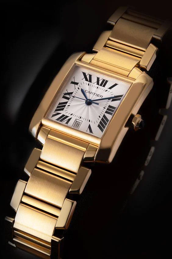 Изображение к статье: Cartier Santos: Часы для Приключений и Стиля