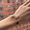 Копия ювелирного изделия Браслет Van Cleef Vintage Alhambra VCARP2R100, 5 мотивов — фото товара LuxuryWatch