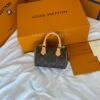 Копия сумки Louis Vuitton Nano Speedy M81085 — фото товара LuxuryWatch