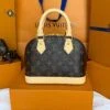 Копия сумки Louis Vuitton Alma BB M46990 — фото товара LuxuryWatch