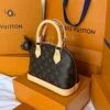 Копия сумки Louis Vuitton Alma BB M46990 — фото товара LuxuryWatch