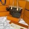 Копия сумки Louis Vuitton Neverfull MM M46987 — фото товара LuxuryWatch