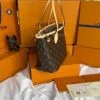 Копия сумки Louis Vuitton Neverfull MM M46987 — фото товара LuxuryWatch