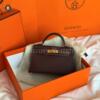 Копия сумки женская Hermès Kelly Mini 20 Rouge H Veau Madame Gold Hardware — фото товара LuxuryWatch