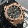 Реплика часов Audemars Piguet Royal Oak Chronograph 26240OR.OO.D404CR.02, зелёный циферблат на чёрном кожаном ремешке — фото товара LuxuryWatch